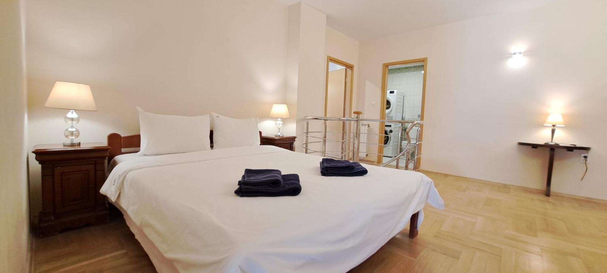 Golden Delight Central Apartment スコピエ エクステリア 写真