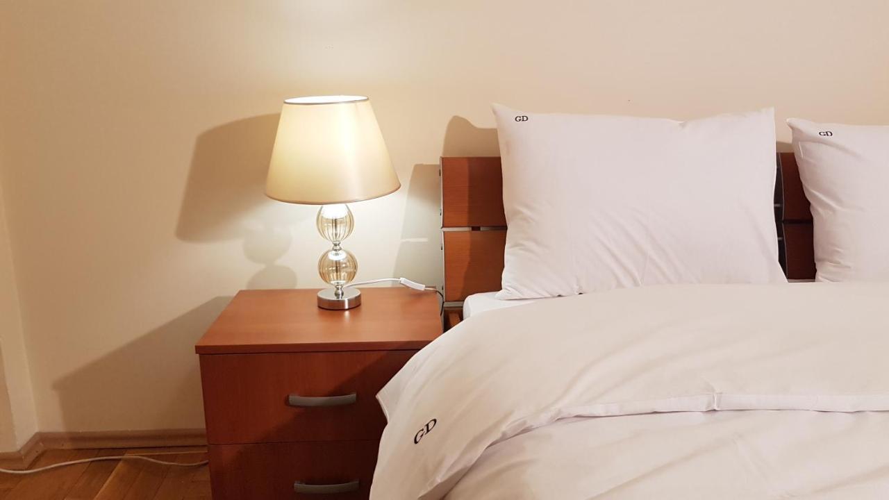 Golden Delight Central Apartment スコピエ エクステリア 写真